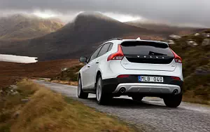 Volvo V40 D4 Cross Country car wallpapers