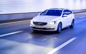 Volvo V60 D5 Twin Engine car wallpapers