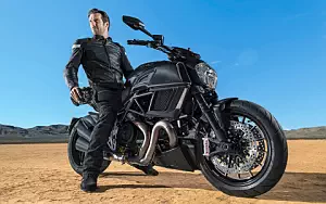 Ducati Diavel motorcycle wallpapers