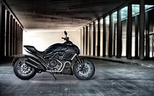 Ducati Diavel Dark motorcycle wallpapers