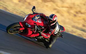 Honda CBR1000RR motorcycle wallpapers