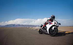 Honda CBR1000RR motorcycle wallpapers