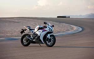 Honda CBR1000RR motorcycle wallpapers