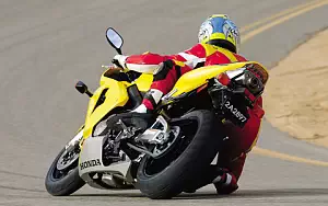 Honda CBR600RR motorcycle wallpapers