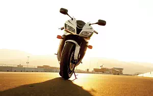 Honda CBR600RR motorcycle wallpapers