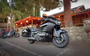 Honda Gold Wing F6B motorcycle wallpapers