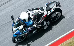 Suzuki GSX-R600 motorcycle wallpapers