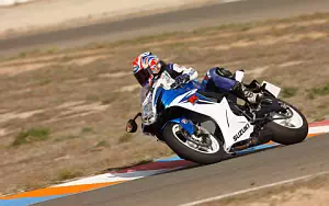 Suzuki GSX-R600 motorcycle wallpapers