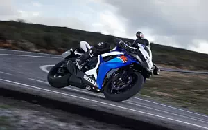 Suzuki GSX-R750 motorcycle wallpapers