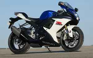 Suzuki GSX-R750 motorcycle wallpapers