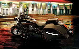 Suzuki Intruder C1500T motorcycle wallpapers