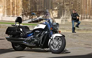 Suzuki Intruder C1800R motorcycle wallpapers