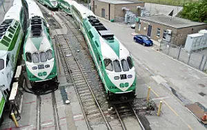 GO Transit passenger train wallpapers