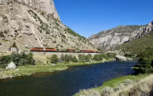 BNSF Railway freight train wallpapers