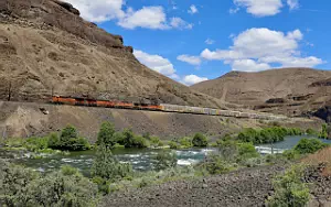 BNSF Railway freight train wallpapers