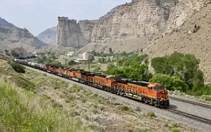 BNSF Railway freight train wallpapers