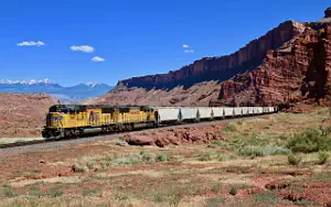 Union Pacific Railroad freight train wallpapers