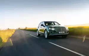 Bentley Bentayga Hybrid (Viridian) UK-spec car wallpapers