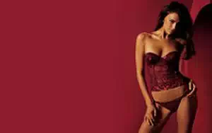 Wide Wallpapers - Babes